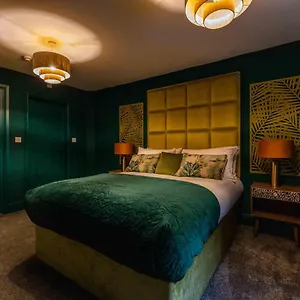 valentine-apartments-presented-by-the-v-group.hotelsin-chester.com/
